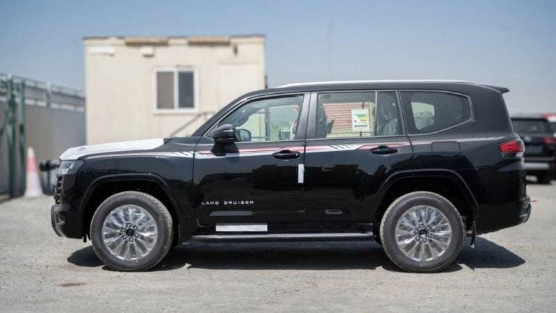 2026 Toyota Land Cruiser GXR thumbnail 4