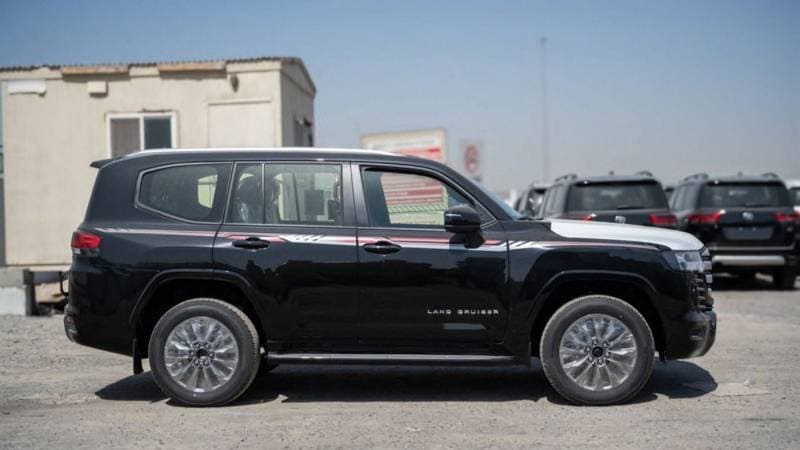 2026 Toyota Land Cruiser GXR thumbnail 3