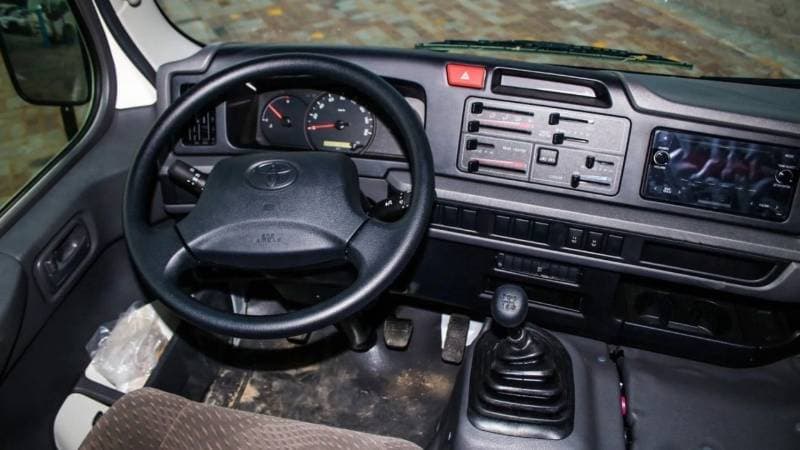 2026 Toyota Coaster thumbnail 8