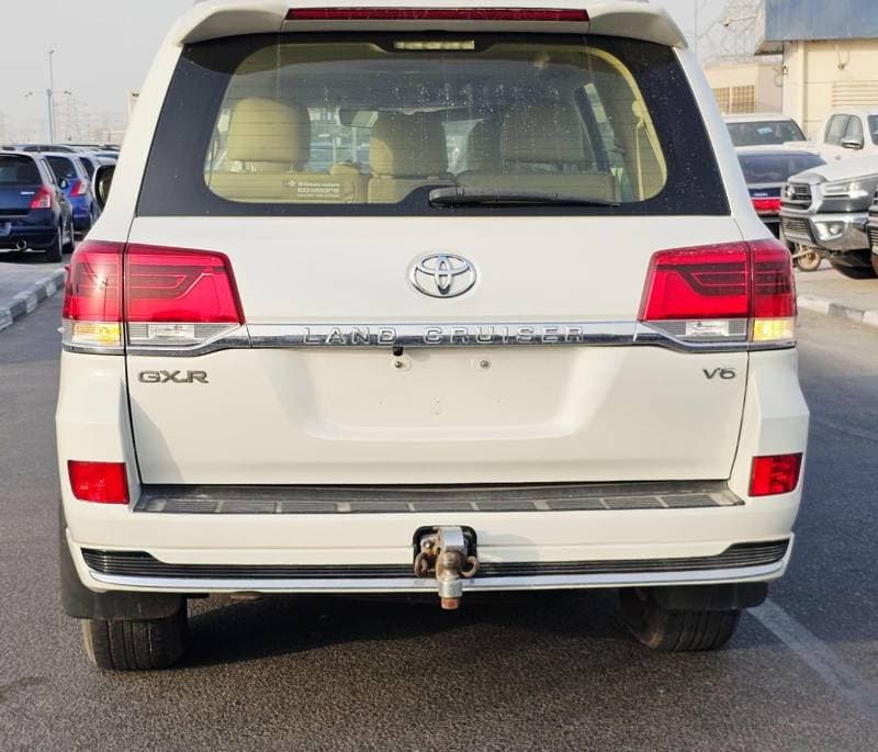 2016 Toyota Land Cruiser GXR thumbnail 7