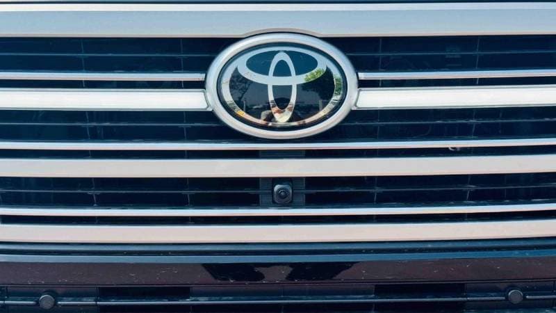 2026 Toyota Land Cruiser VXR thumbnail 5