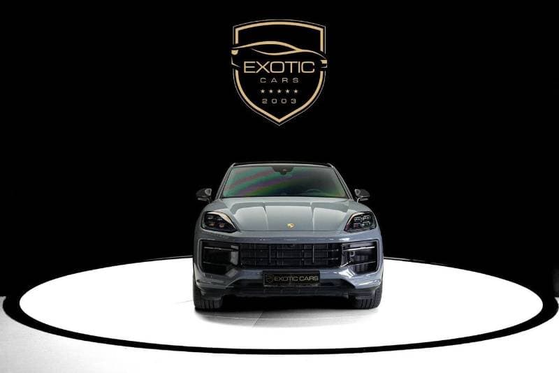 2025 Porsche Cayenne GTS thumbnail 4