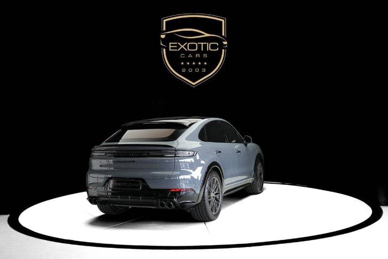 2025 Porsche Cayenne GTS thumbnail 3
