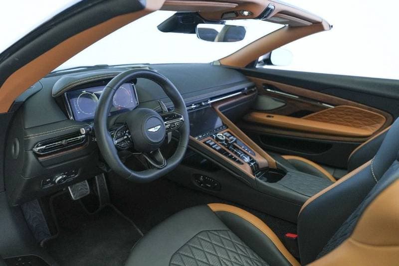 2024 Aston Martin DB12 STANDARD thumbnail 8