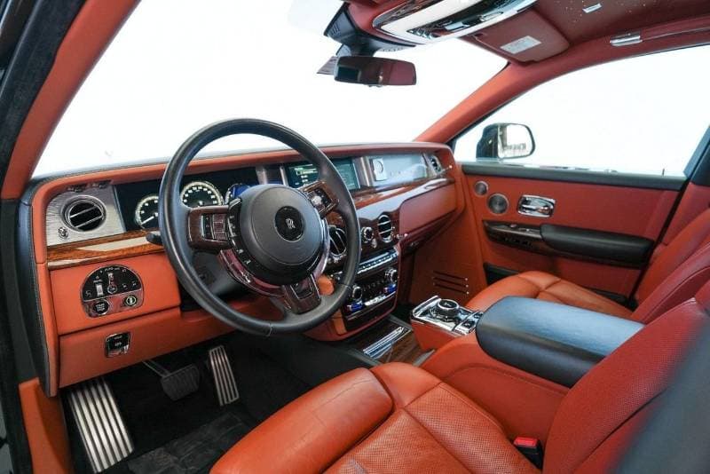 2019 Rolls Royce Phantom STANDARD thumbnail 2