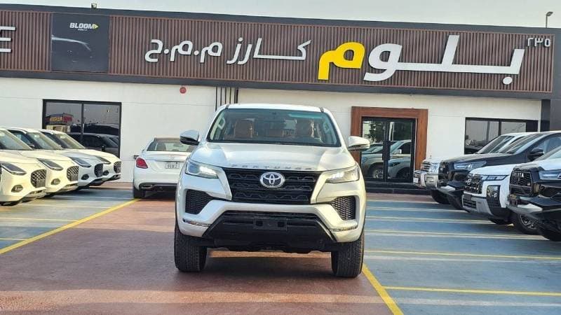 2026 Toyota Fortuner 2.4 DIESEL E 4WD AT 2026/2026 thumbnail 3