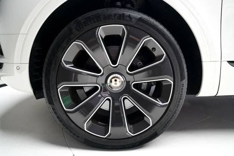 2020 Bentley Bentayga MULLINER thumbnail 6