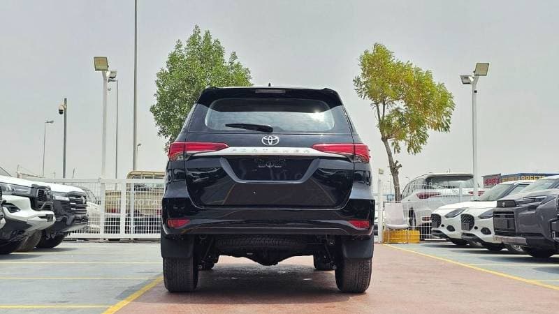 2026 Toyota Fortuner SR5 thumbnail 4
