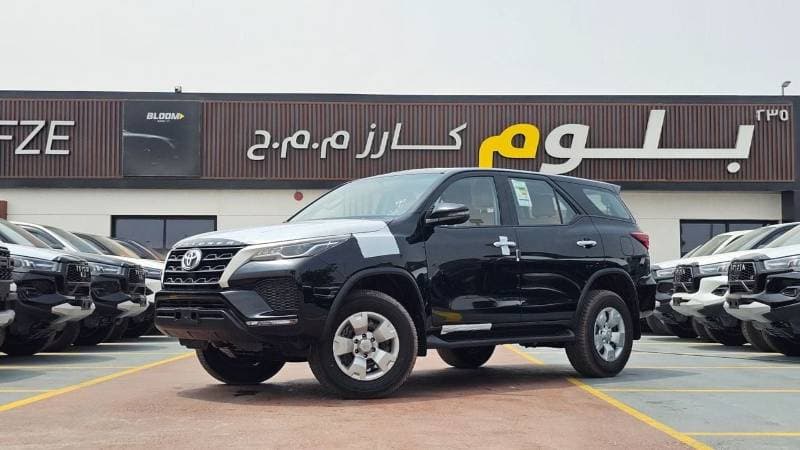 2026 Toyota Fortuner SR5 thumbnail 2