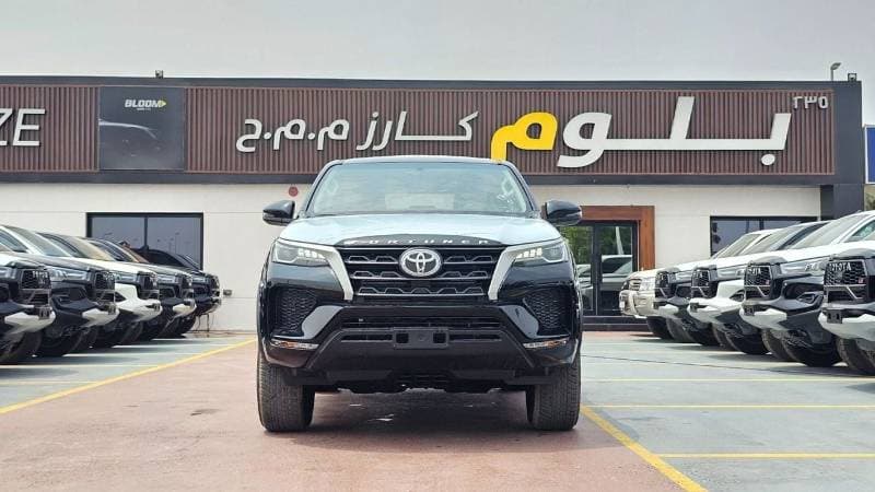 2026 Toyota Fortuner SR5 thumbnail 3