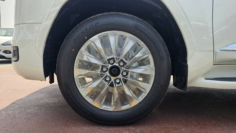 2026 Toyota Land Cruiser GXR thumbnail 8