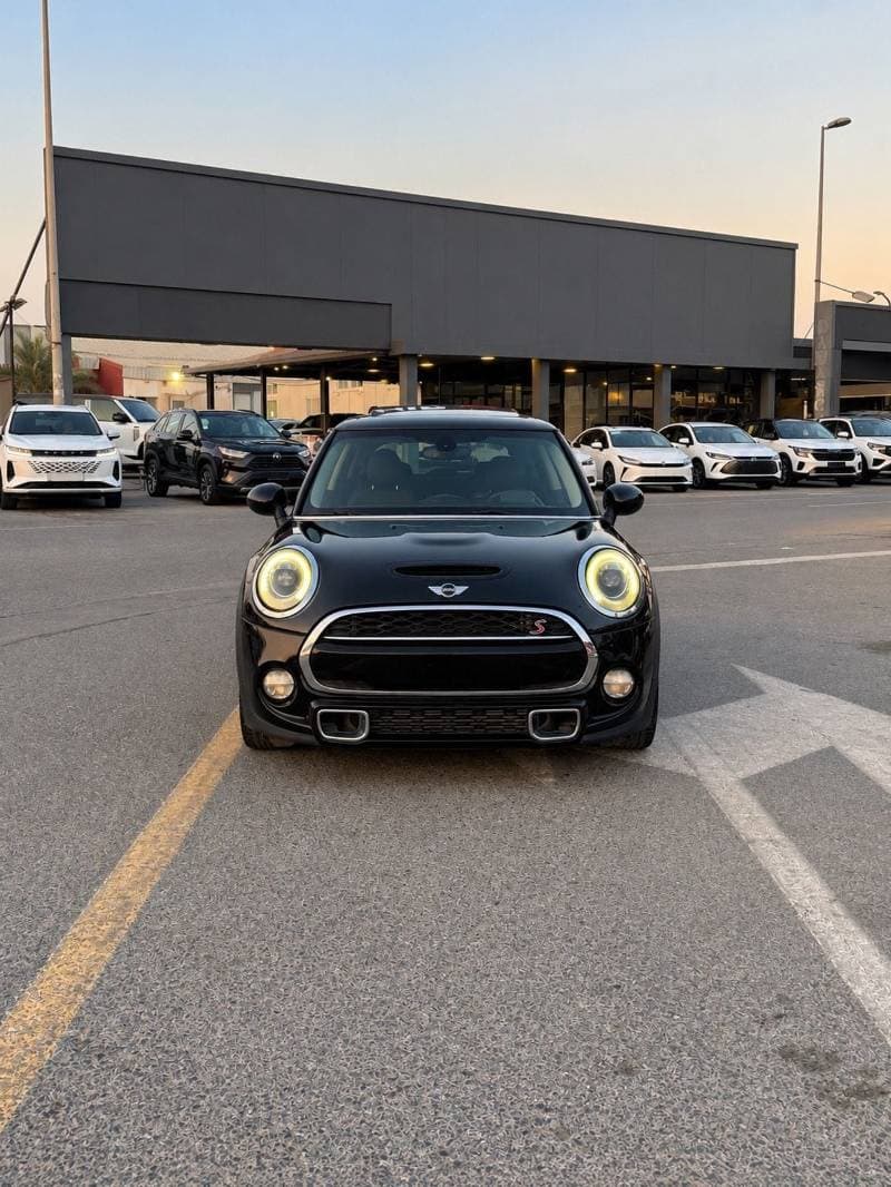 2018 Mini Cooper S STANDARD thumbnail 3