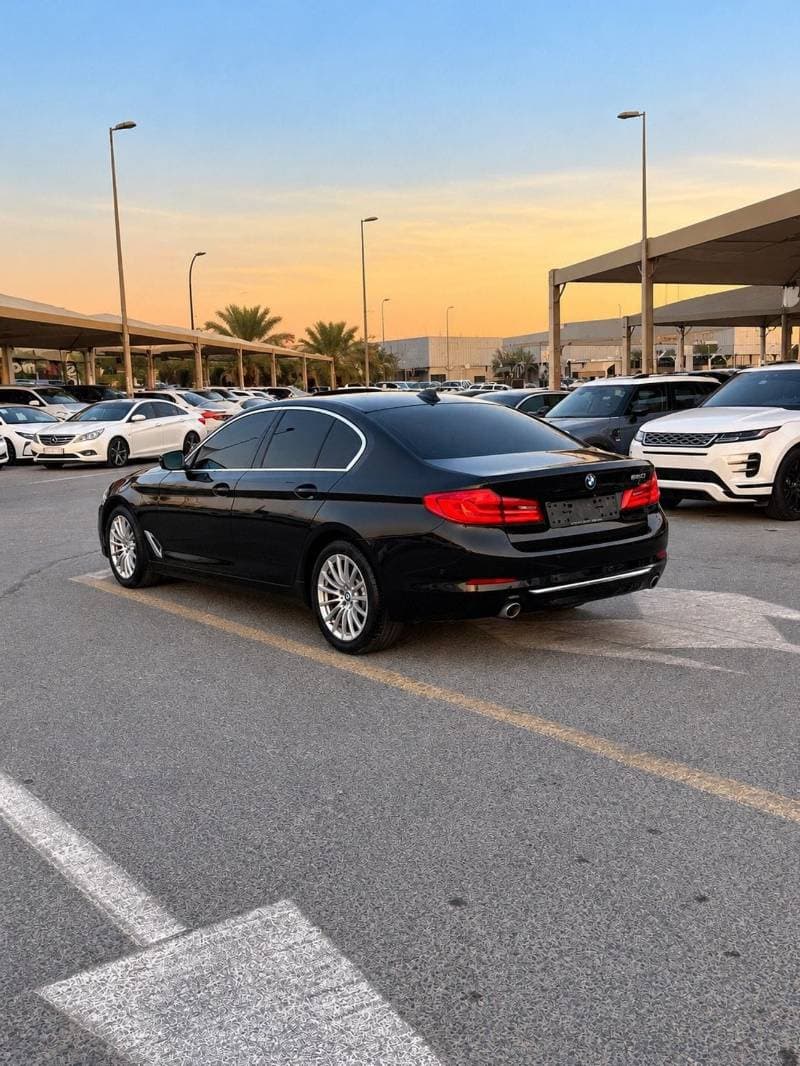 2019 BMW 520i EXECUTIVE thumbnail 5