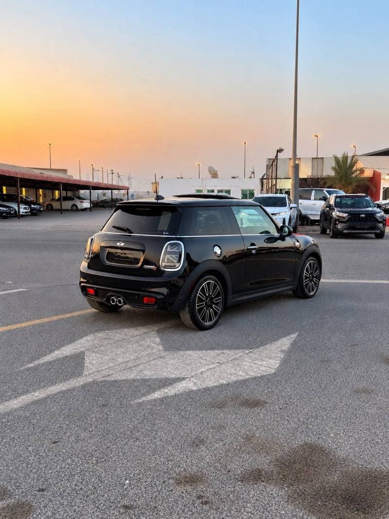 2018 Mini Cooper S STANDARD thumbnail 4