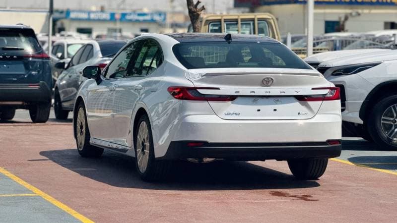 2026 Toyota Camry LIMITED HEV thumbnail 5