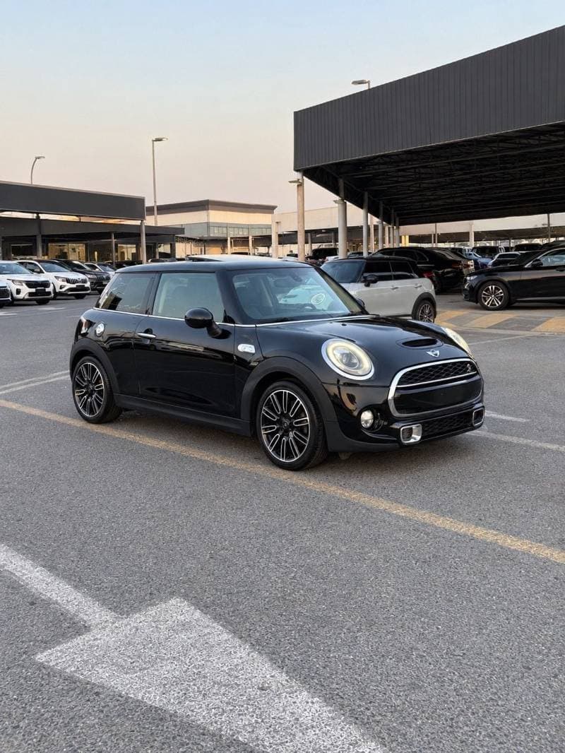 2018 Mini Cooper S STANDARD thumbnail 2
