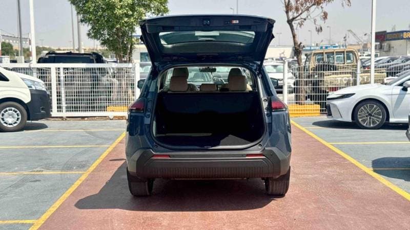 2026 Toyota RAV4 XLE HEV thumbnail 7