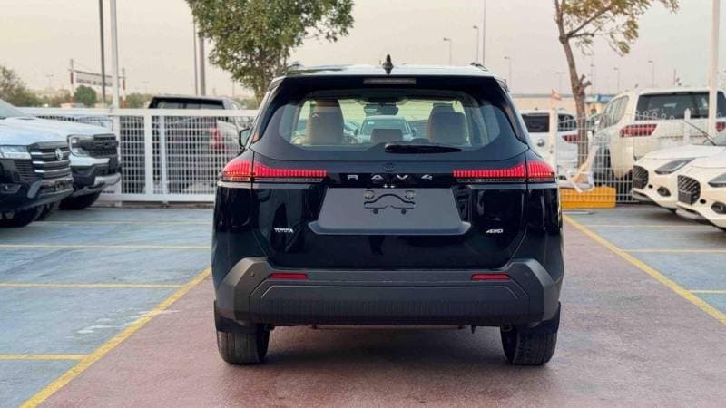 2026 Toyota RAV4 XLE thumbnail 5