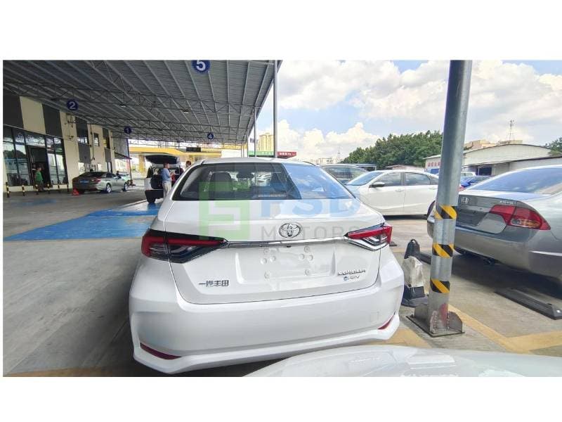 2026 Toyota Corolla XLI HEV thumbnail 4
