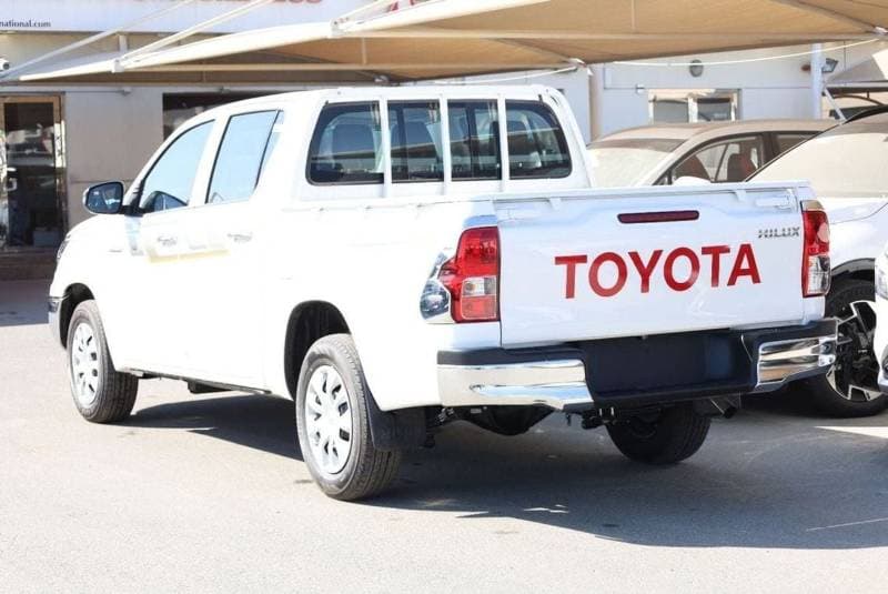 2025 Toyota Hilux GL thumbnail 3