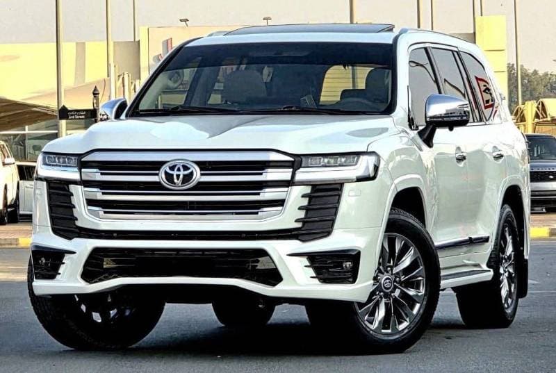 2017 Toyota Land Cruiser GXR thumbnail 2