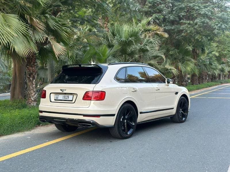 2017 Bentley Bentayga SIGNATURE thumbnail 3