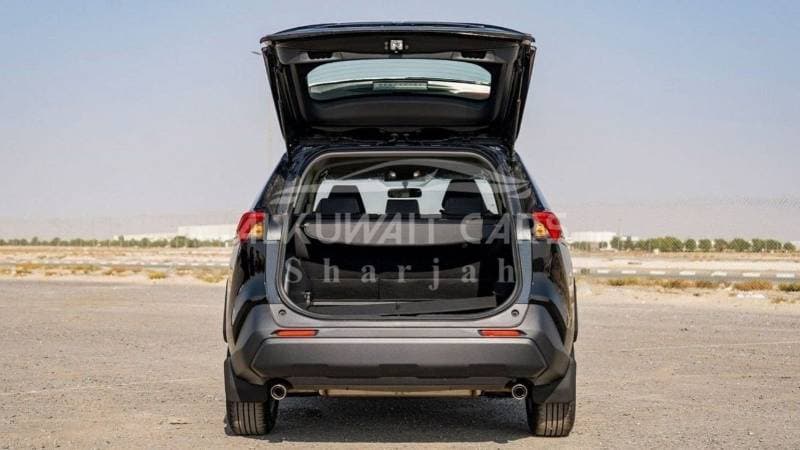 2024 Toyota RAV4 LE thumbnail 8