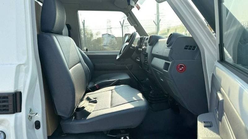 2025 Toyota Land Cruiser Pick Up thumbnail 8