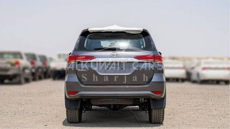 2025 Toyota Fortuner EXR thumbnail 8