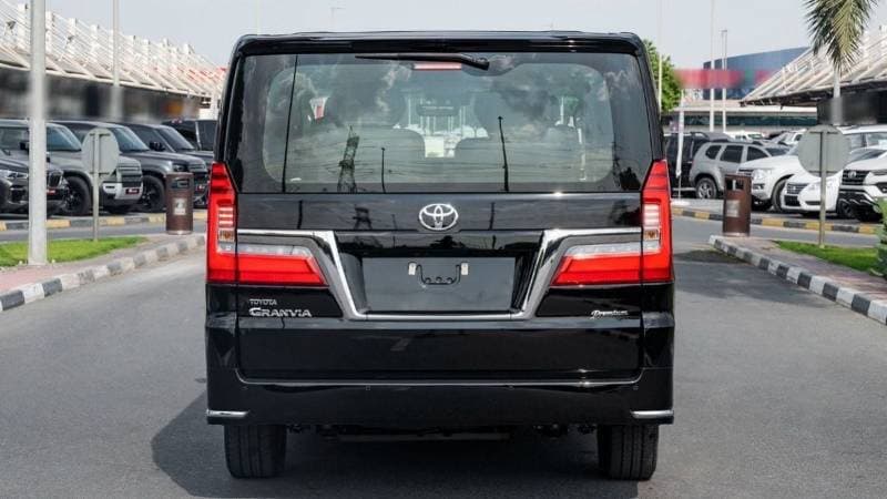 2023 Toyota Granvia PREMIUM thumbnail 5