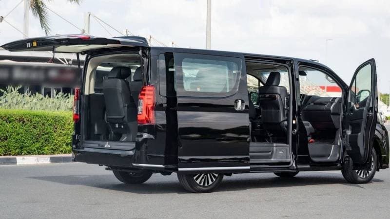 2023 Toyota Granvia PREMIUM thumbnail 7