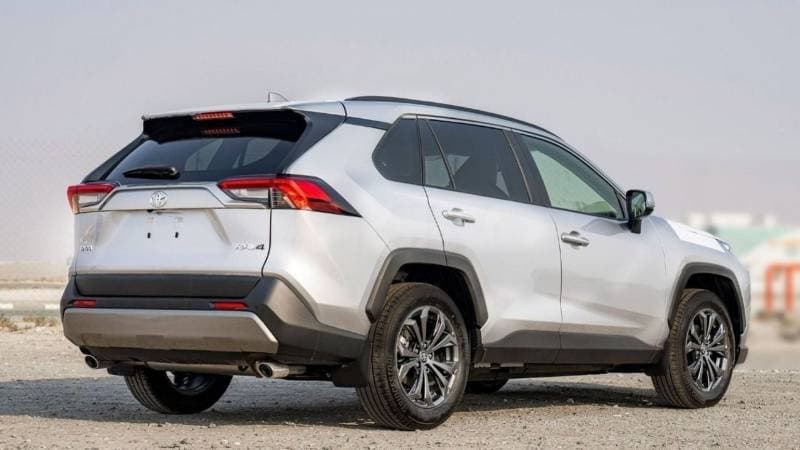 2024 Toyota RAV4 XLE thumbnail 3