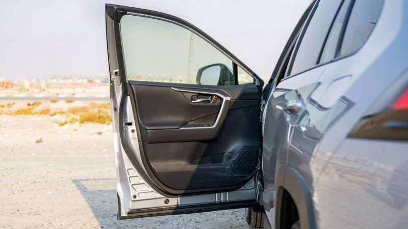 2024 Toyota RAV4 XLE thumbnail 7