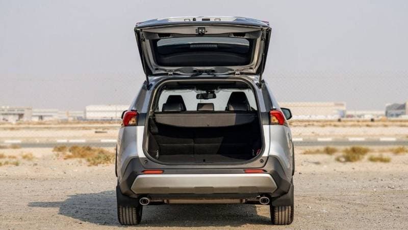 2024 Toyota RAV4 XLE thumbnail 6