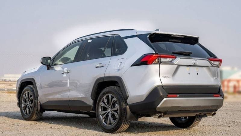2024 Toyota RAV4 XLE thumbnail 5