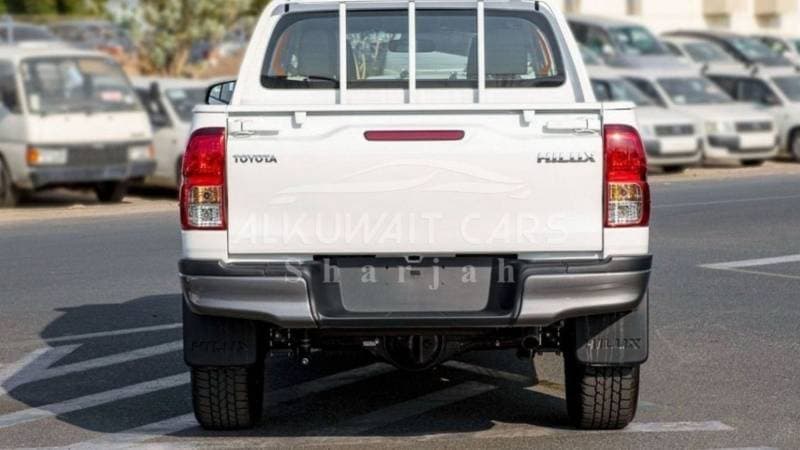 2024 Toyota Hilux GL thumbnail 4