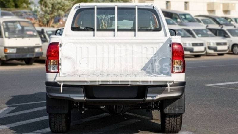 2024 Toyota Hilux GL thumbnail 7