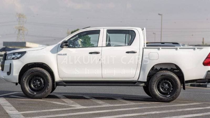 2024 Toyota Hilux GL thumbnail 6
