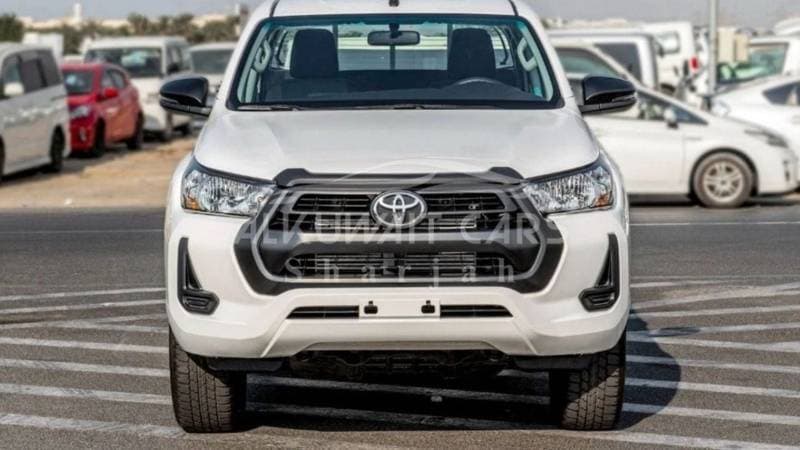 2024 Toyota Hilux GL thumbnail 2