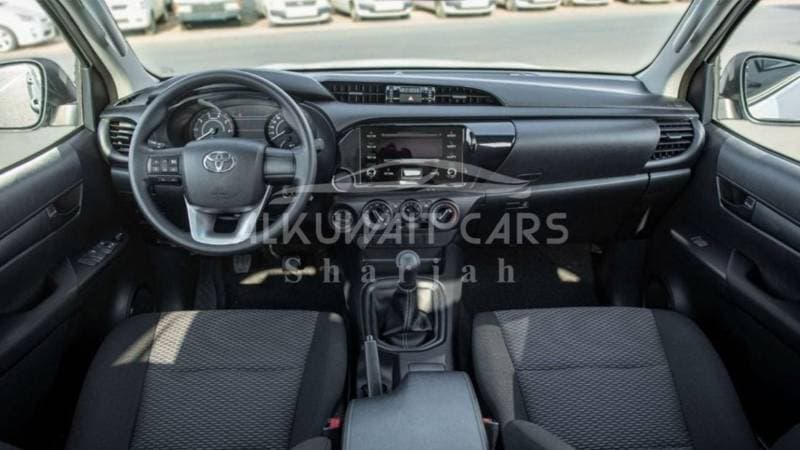 2024 Toyota Hilux GL thumbnail 8