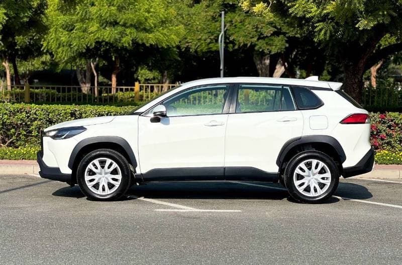2024 Toyota Corolla Cross XL thumbnail 4