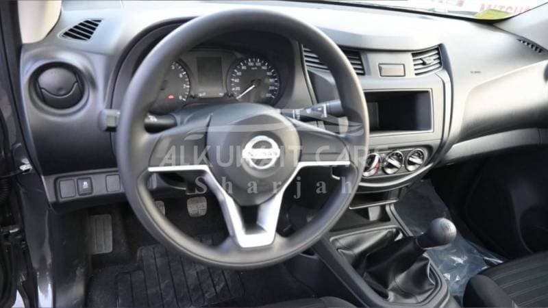 2023 Nissan Navara thumbnail 5