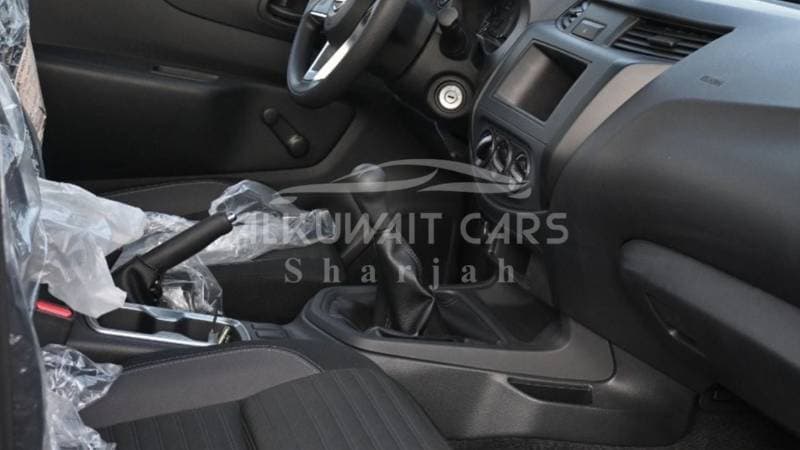 2023 Nissan Navara thumbnail 8