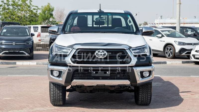 2023 Toyota Hilux SGLX thumbnail 2