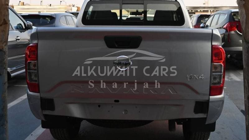 2023 Nissan Navara thumbnail 2