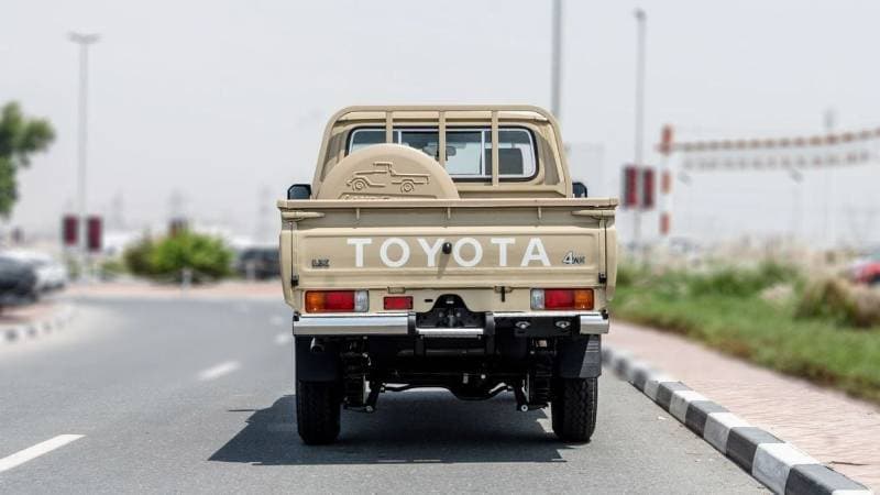 2026 Toyota Land Cruiser Pick Up thumbnail 5