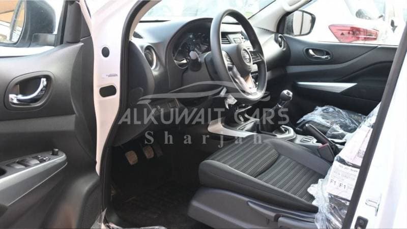 2023 Nissan Navara thumbnail 5