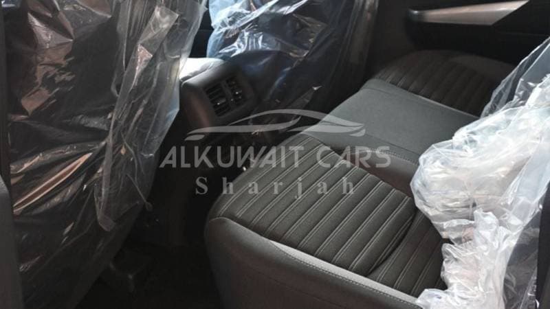 2023 Nissan Navara thumbnail 7