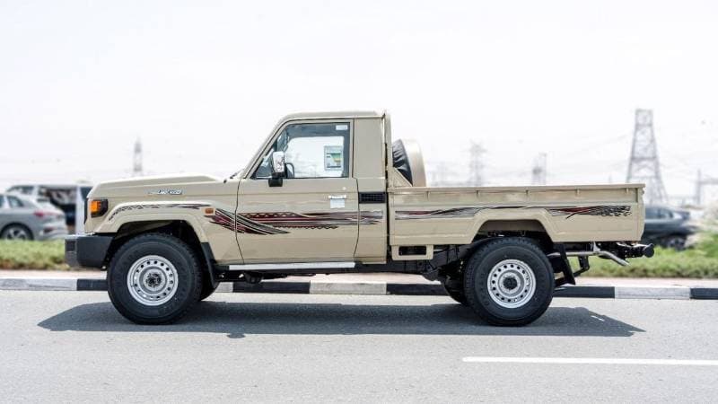 2026 Toyota Land Cruiser Pick Up thumbnail 3