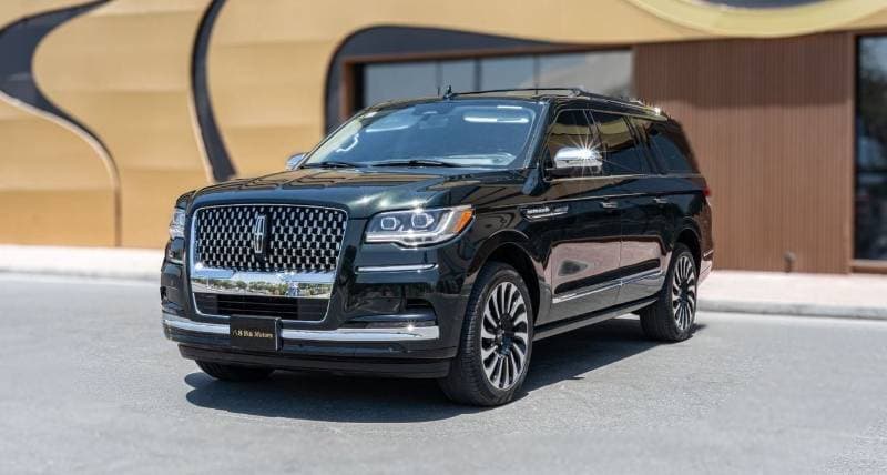 2024 Lincoln Navigator PRESIDENTIAL thumbnail 3